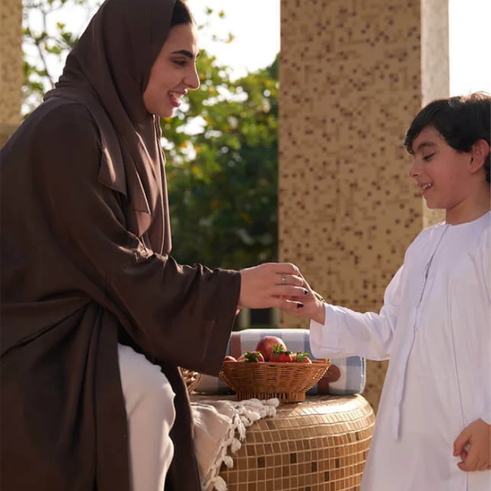Landscaped gardens and walking paths at Granada II